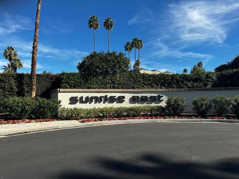 Photo of 2466 E Oakcrest Drive, Palm Springs, CA 92264 (MLS # 219143938PS)