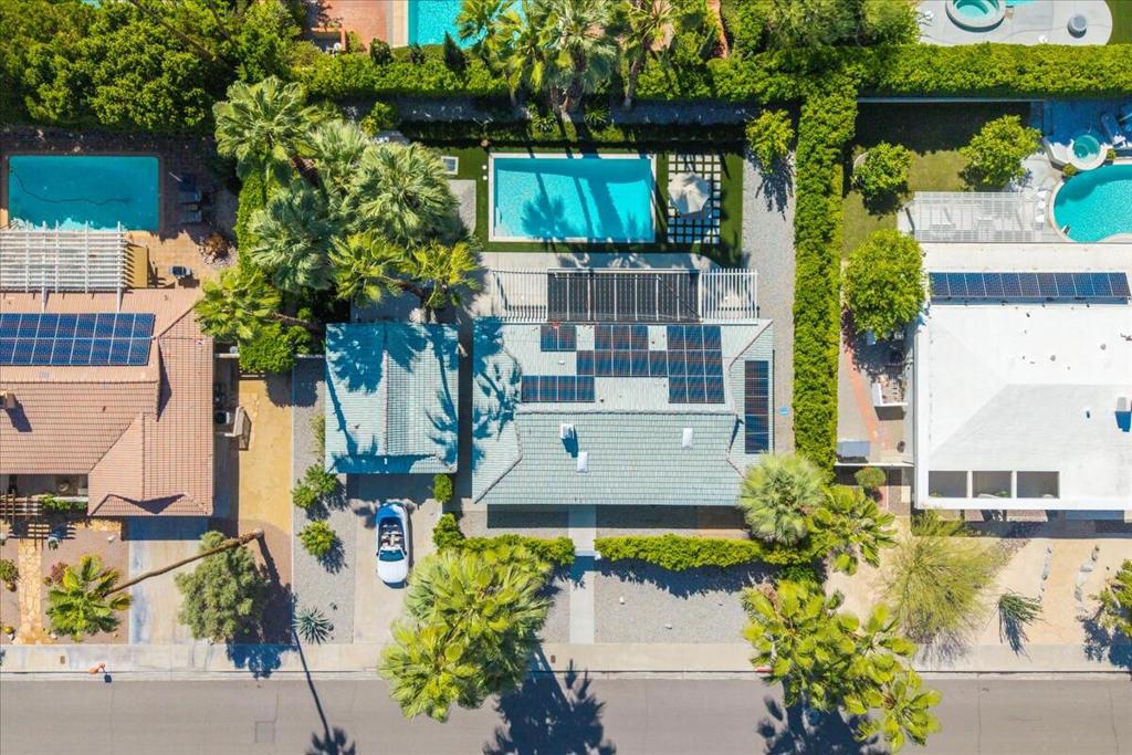 Los Compadres - Residential