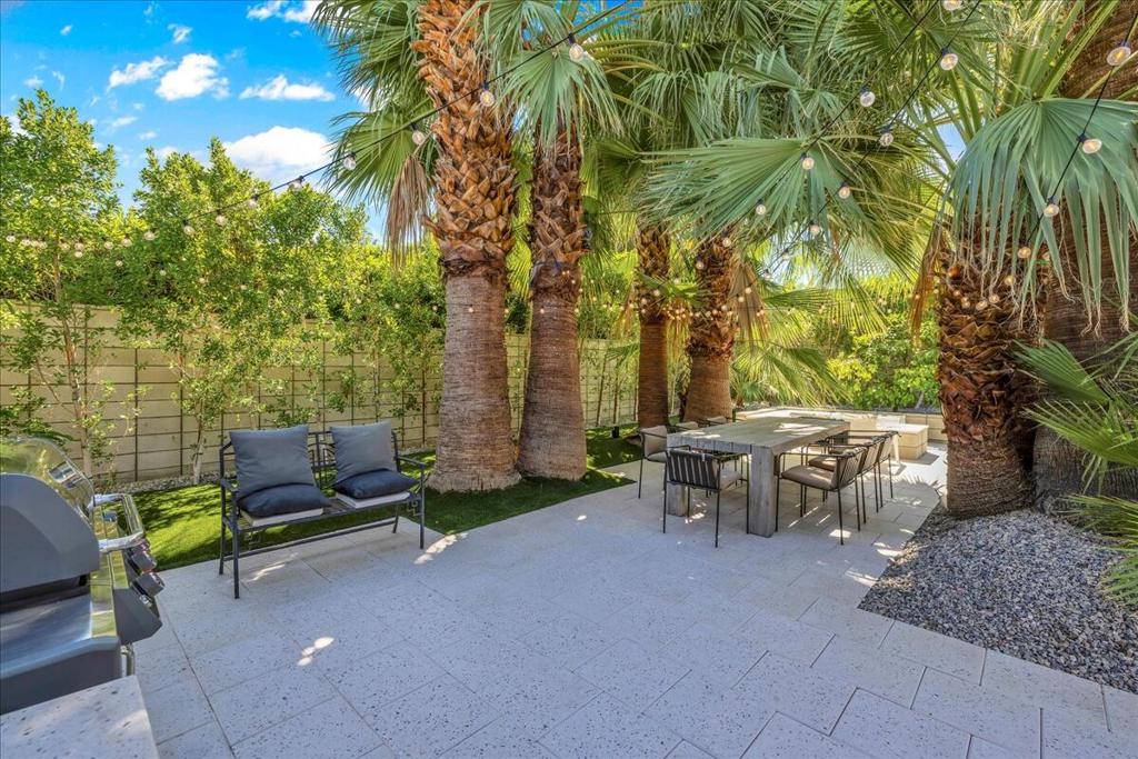Los Compadres - Residential