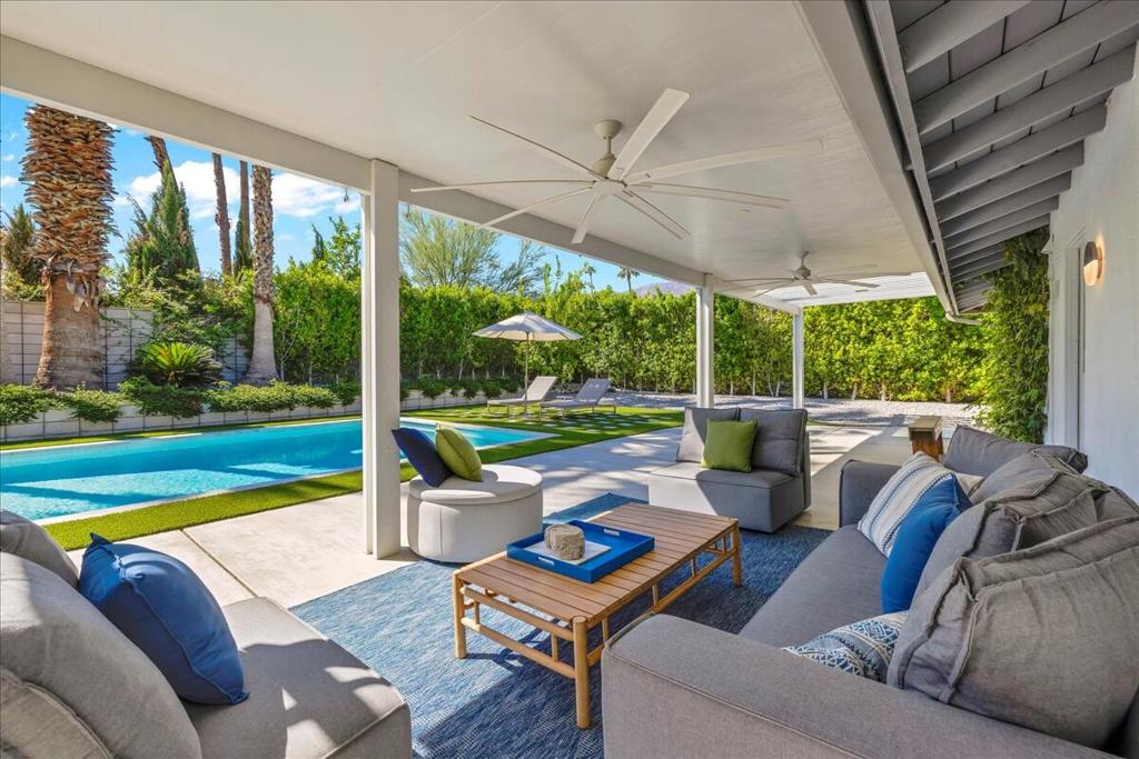 Los Compadres - Residential