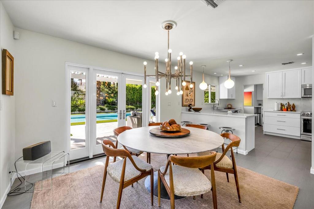 Los Compadres - Residential