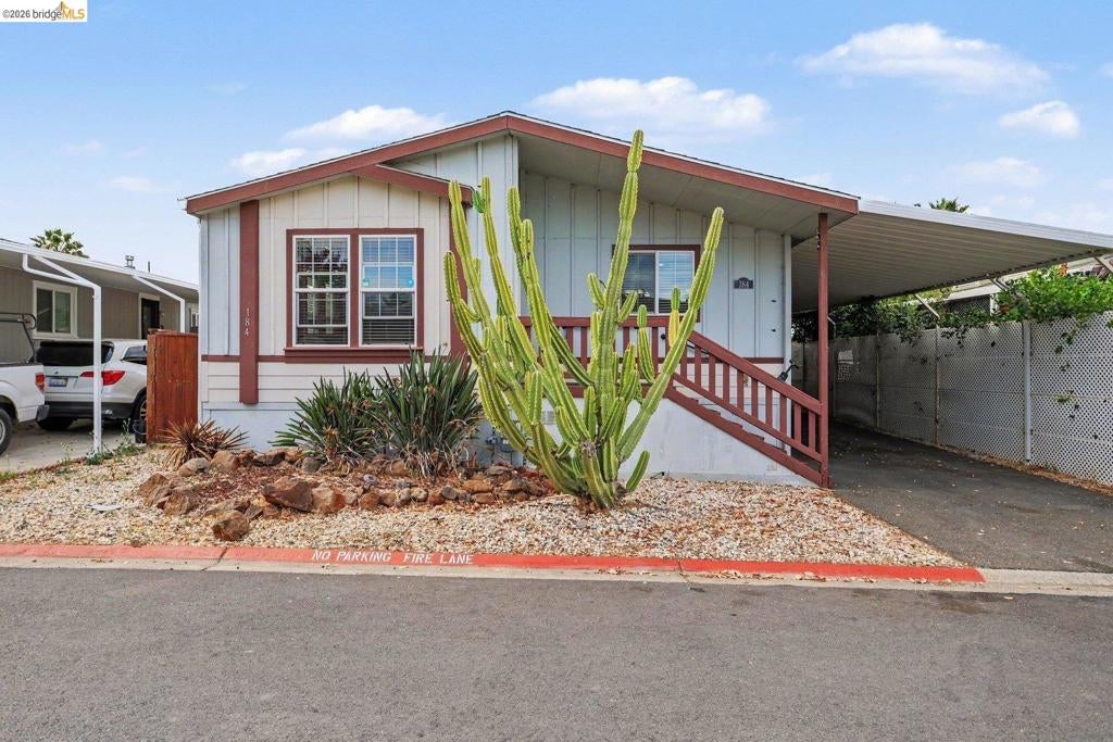 184 Maureen CIR