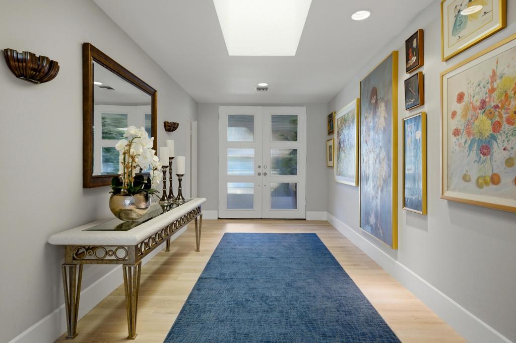 44 Lafayette Drive