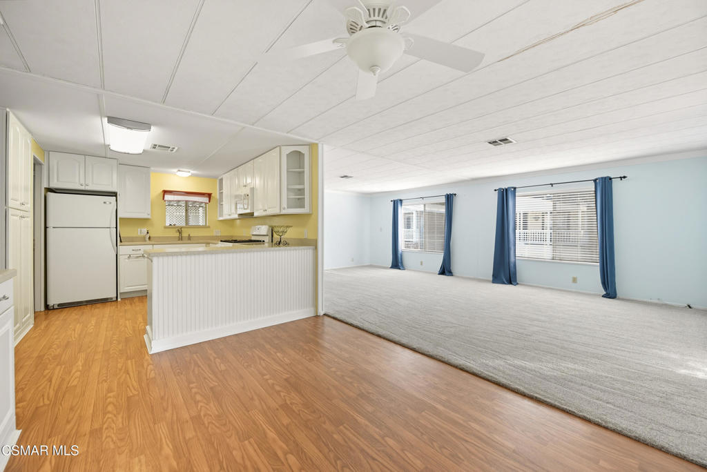 Friendly Village-240 - 240 - Manufactured In Park