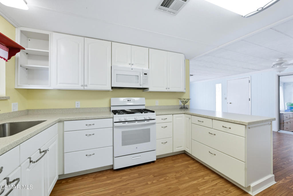 Friendly Village-240 - 240 - Manufactured In Park