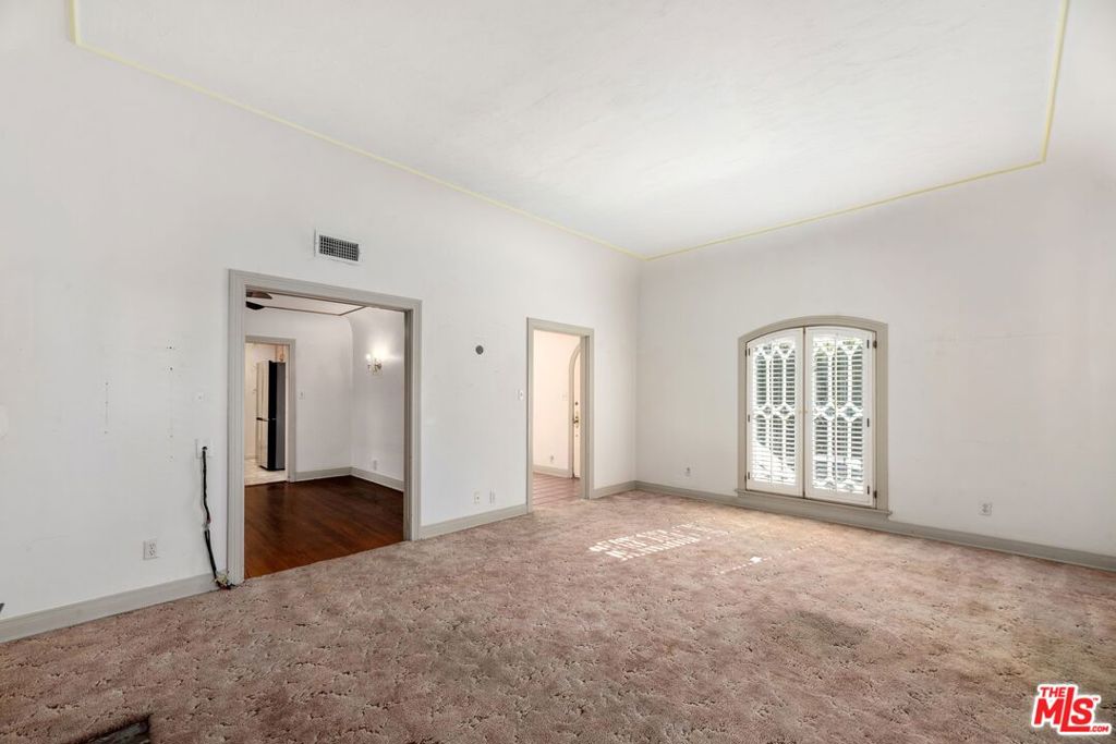 3680 Colonial Avenue