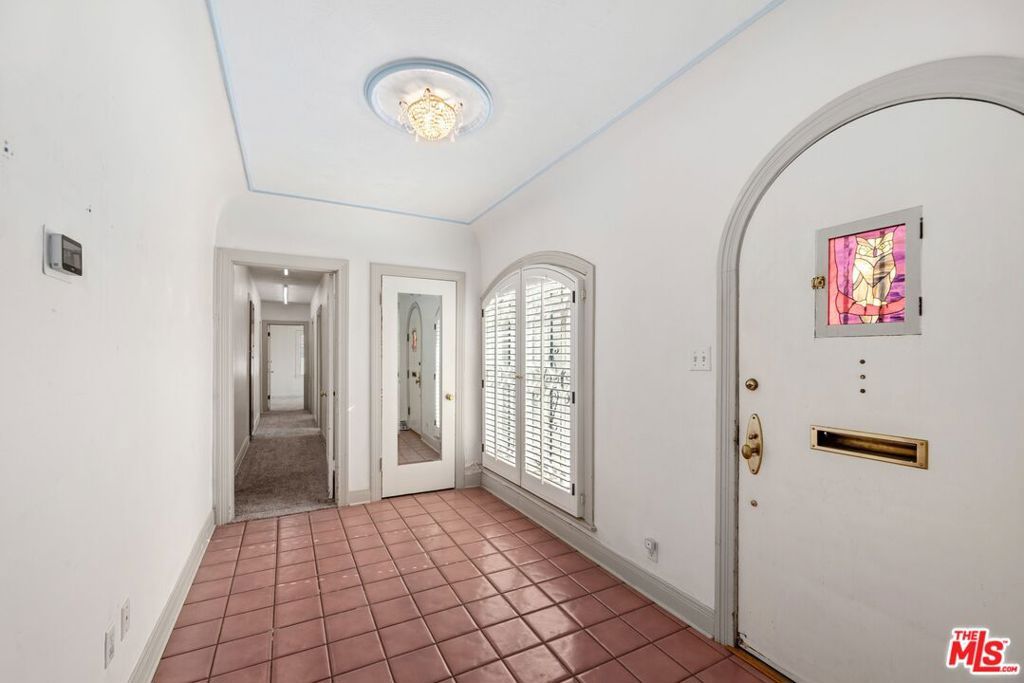 Photo of 3680 Colonial Avenue, Los Angeles, CA 90066 (MLS # 26648085)