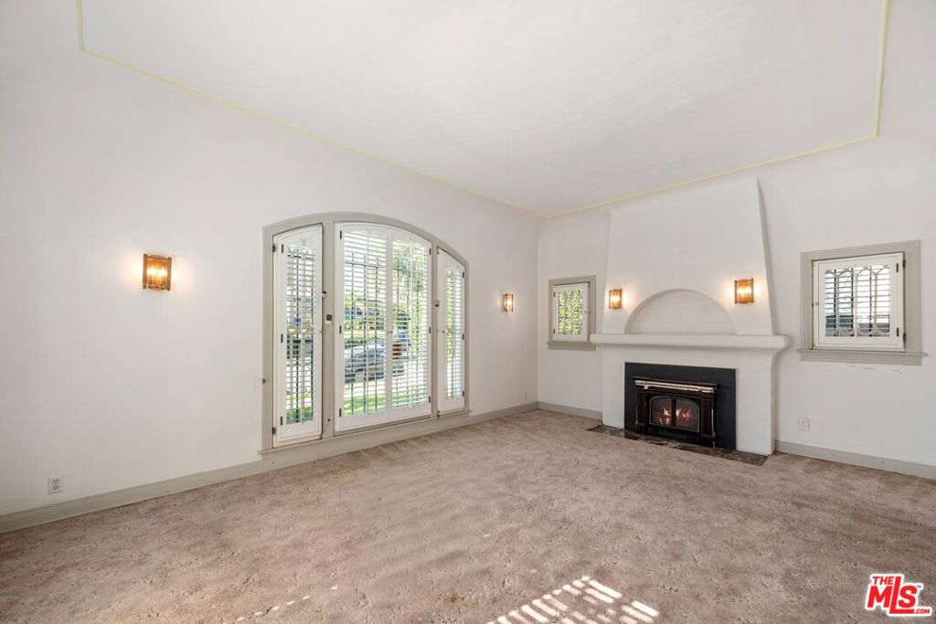 3680 Colonial Avenue