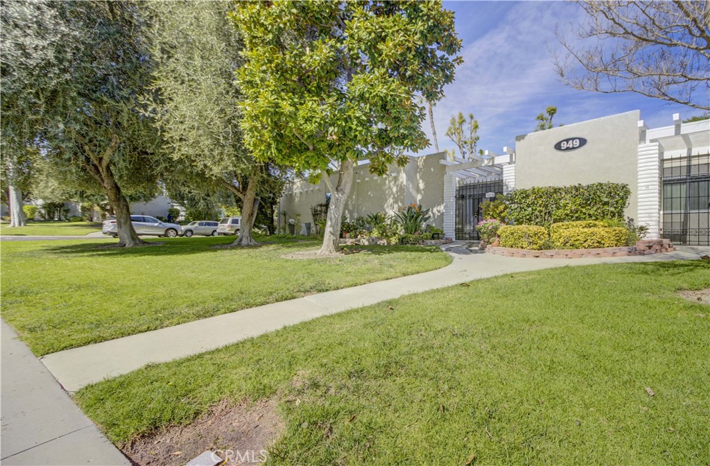 949 Calle Aragon Unit B