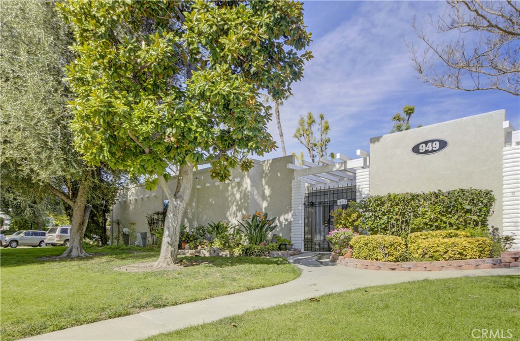 949 Calle Aragon Unit B