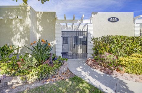 949 Calle Aragon Unit B Laguna Woods CA 92637