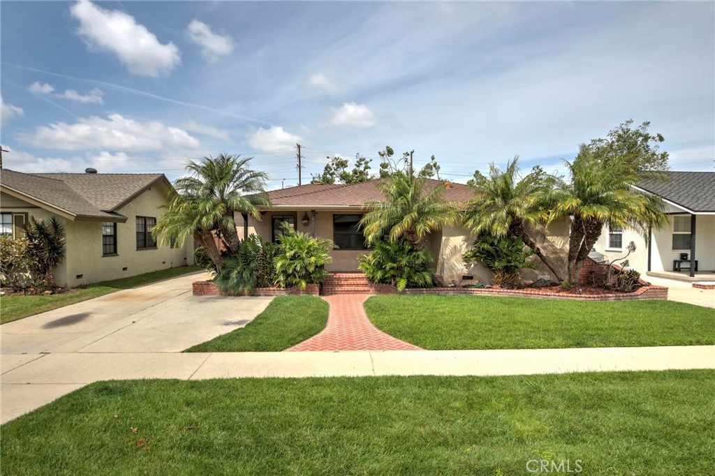 6023 Pepperwood