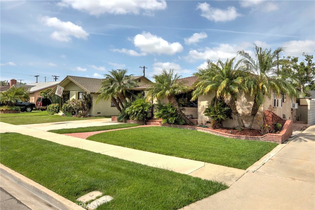 6023 Pepperwood