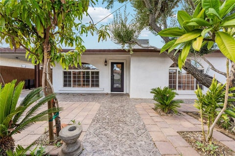 Photo of 52391 Avenida Mendoza, La Quinta, CA 92253 (MLS # DW26220091)