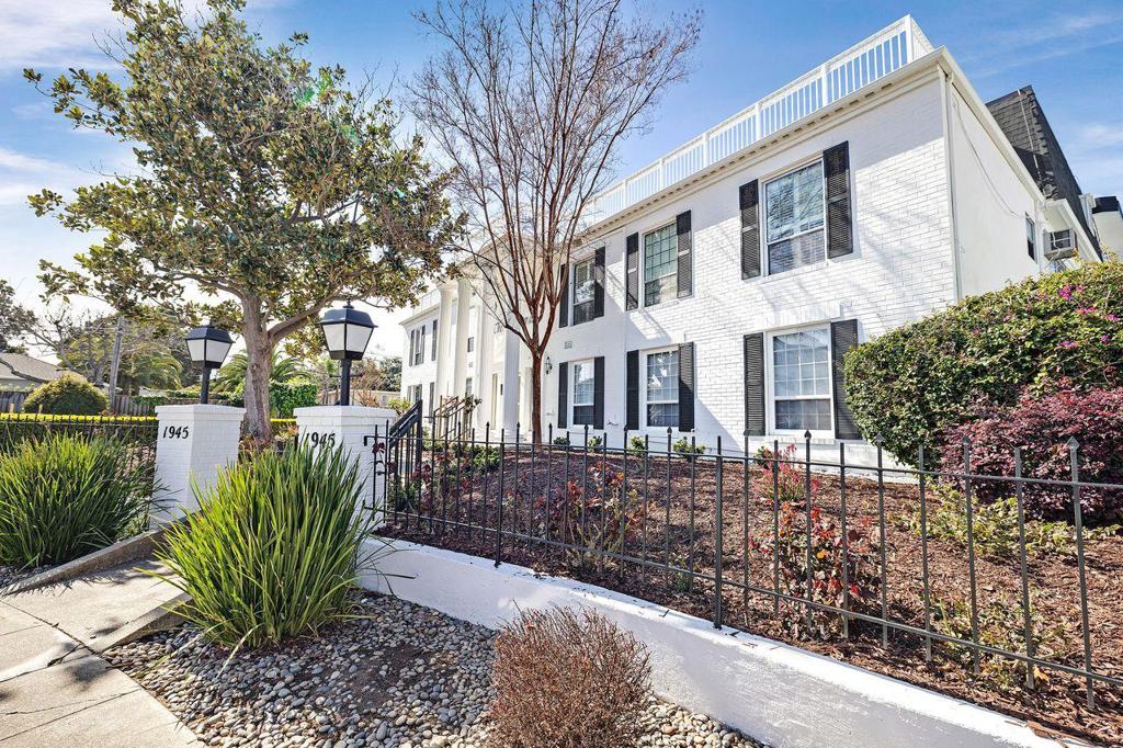 1945 Mount Vernon Court 3