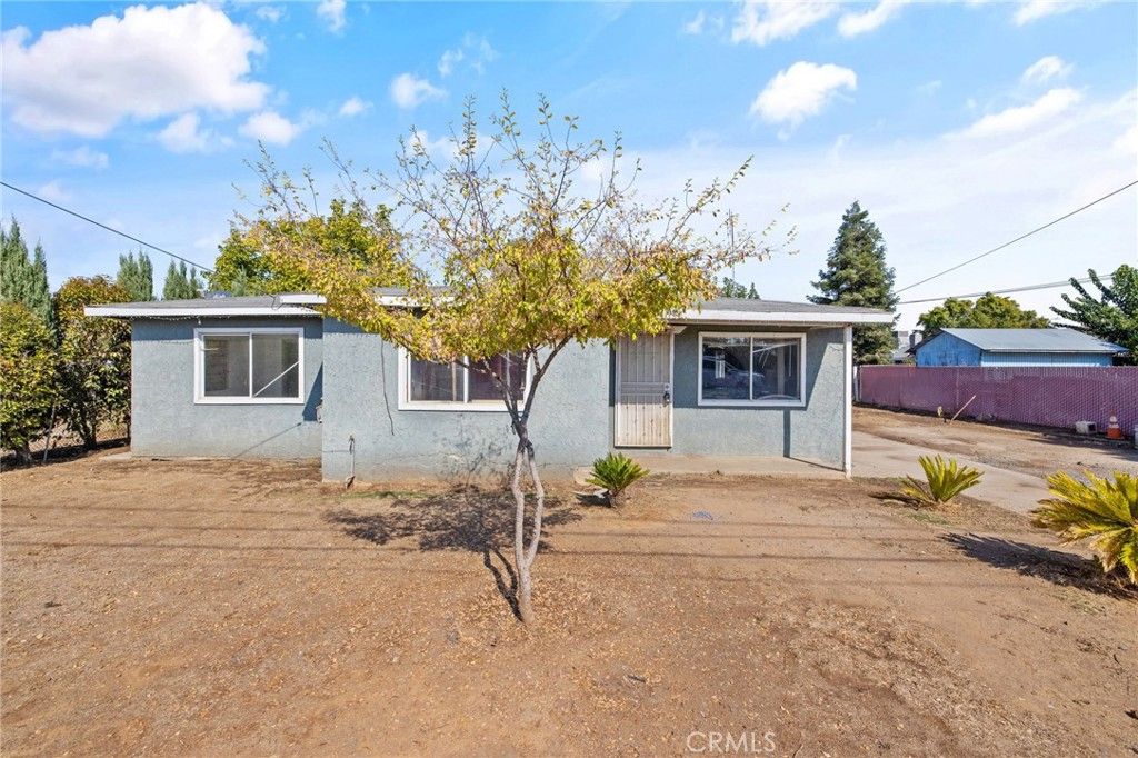 Photo of 1692 N Beverly St, Porterville, CA 93257 (MLS # PI25244460)