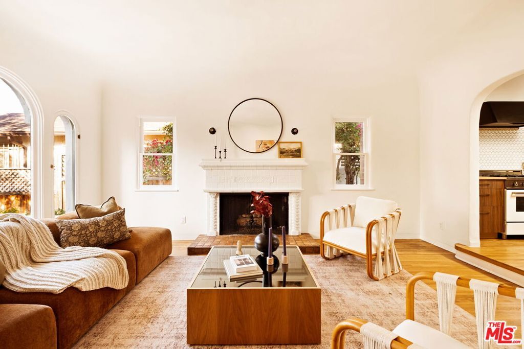 Photo of 538 Westminster Avenue, Venice, CA 90291 (MLS # 25603719)
