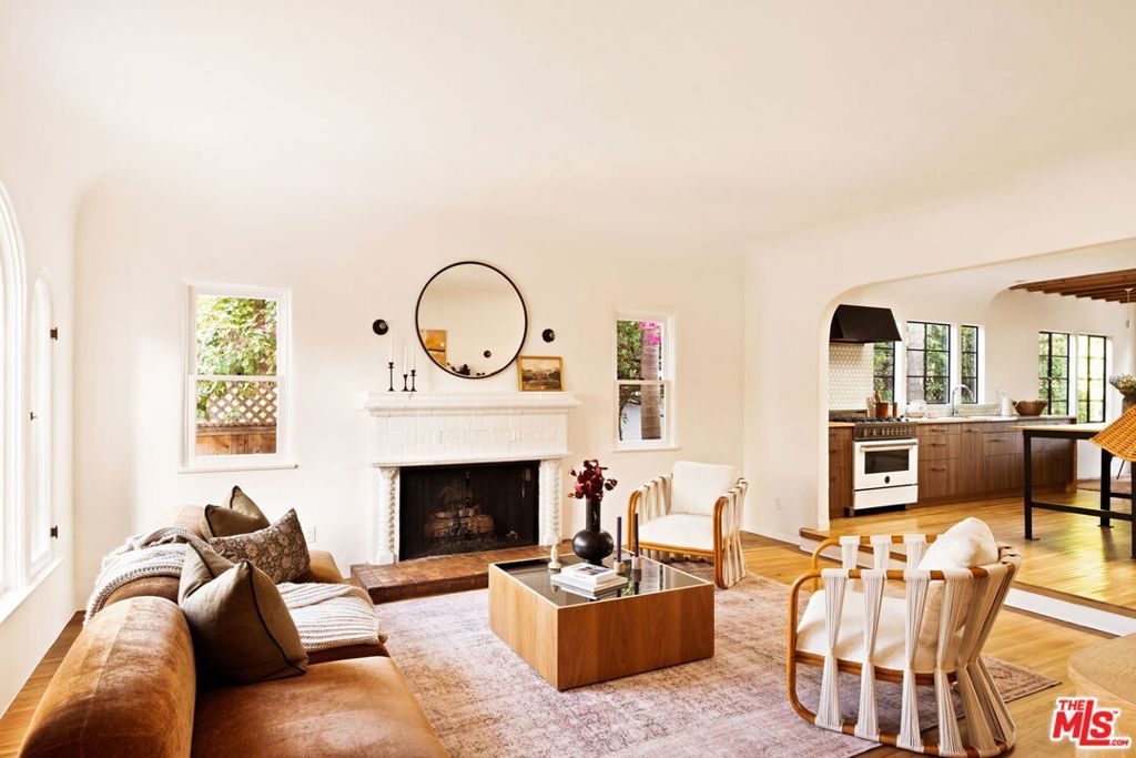 Photo of 538 Westminster Avenue, Venice, CA 90291 (MLS # 25603719)