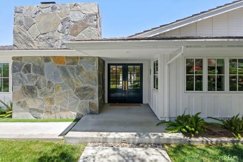 Photo of 22 Aurora DR, Rolling Hills Estates, CA 90274 (MLS # SB26115174)