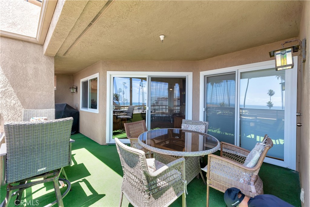 1200 Pacific Coast Highway 209