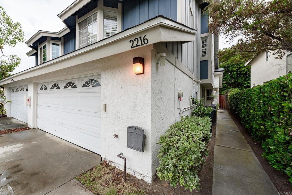 Excellent condition, Large 3br Townhouse, over 1700 Sq. Ft. with 2 car garage. Open floor plan with fireplace. Oversize Master bedroom w/Walk in closet. Nice yard for entertaining. Central heating/A/C. Updated kitchen with stainless steel appliance. Home is across the street from open space. Community park, Club house, playground, pool and more. Neighborhoods: Hillsborough Cooling: Swamp Cooler(s) Equipment: Fire Sprinklers,