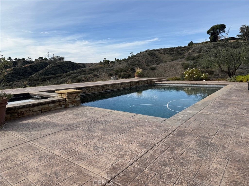 Photo of 30985 Ashforth Dr, Redlands, CA 92373 (MLS # IG26009699)