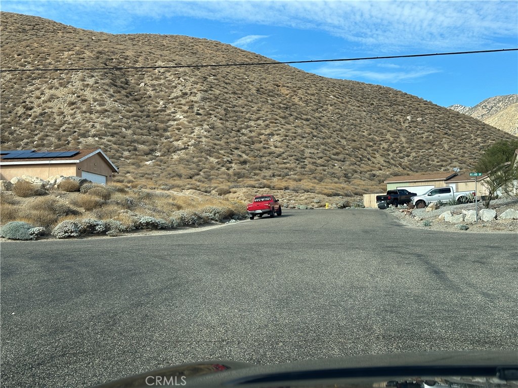 Excellent opportunity to build your dream home in up-and-coming Whitewater. Lot is in a Cul-de-sac and offers beautiful views of the valley. The lot will need some grading and dirt removal. The area is growing build your home or bring in a Manufactured home.