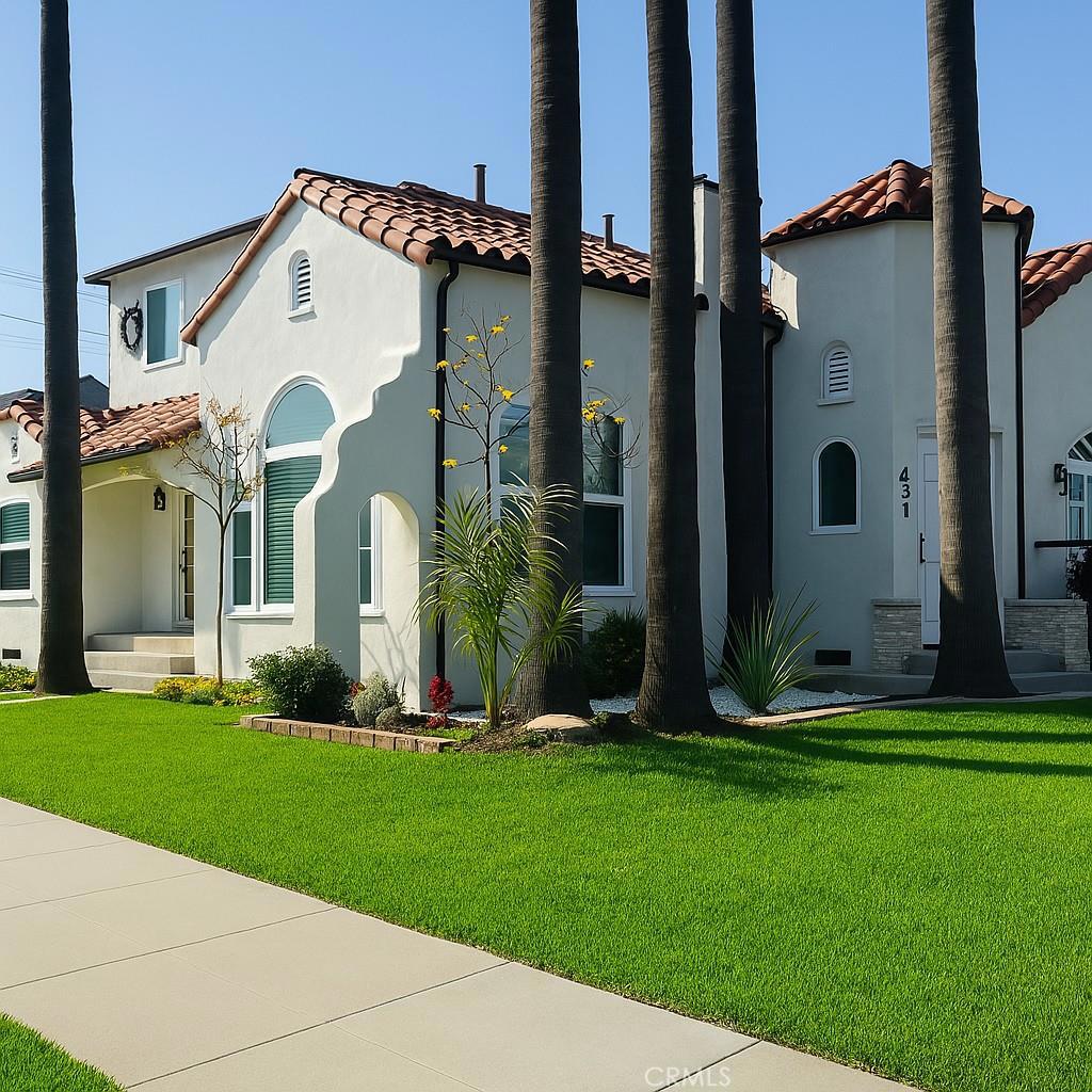 423 S POINSETTIA Avenue