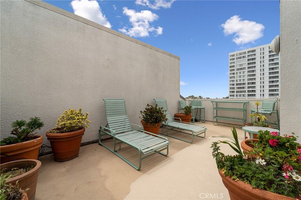 Photo of 2910 Neilson Way #503, Santa Monica, CA 90405 (MLS # SR25228706)