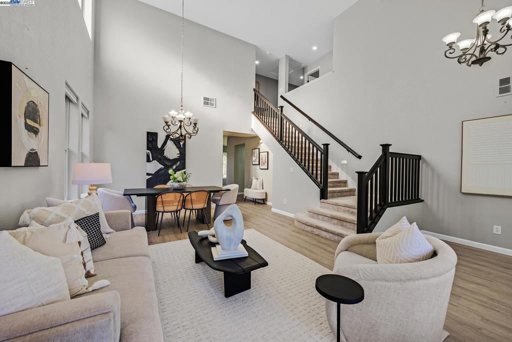 SUMMERGLEN - Residential