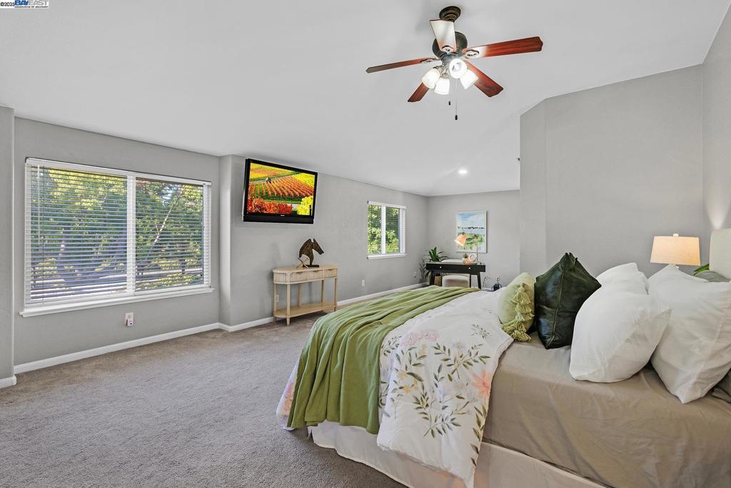 SUMMERGLEN - Residential