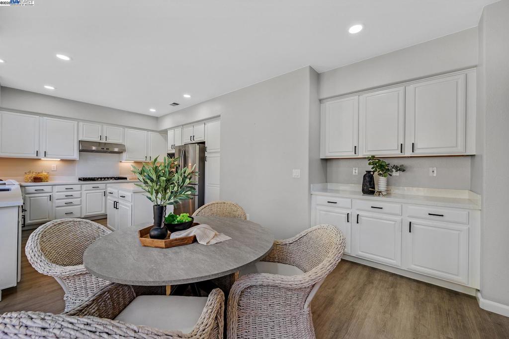 SUMMERGLEN - Residential