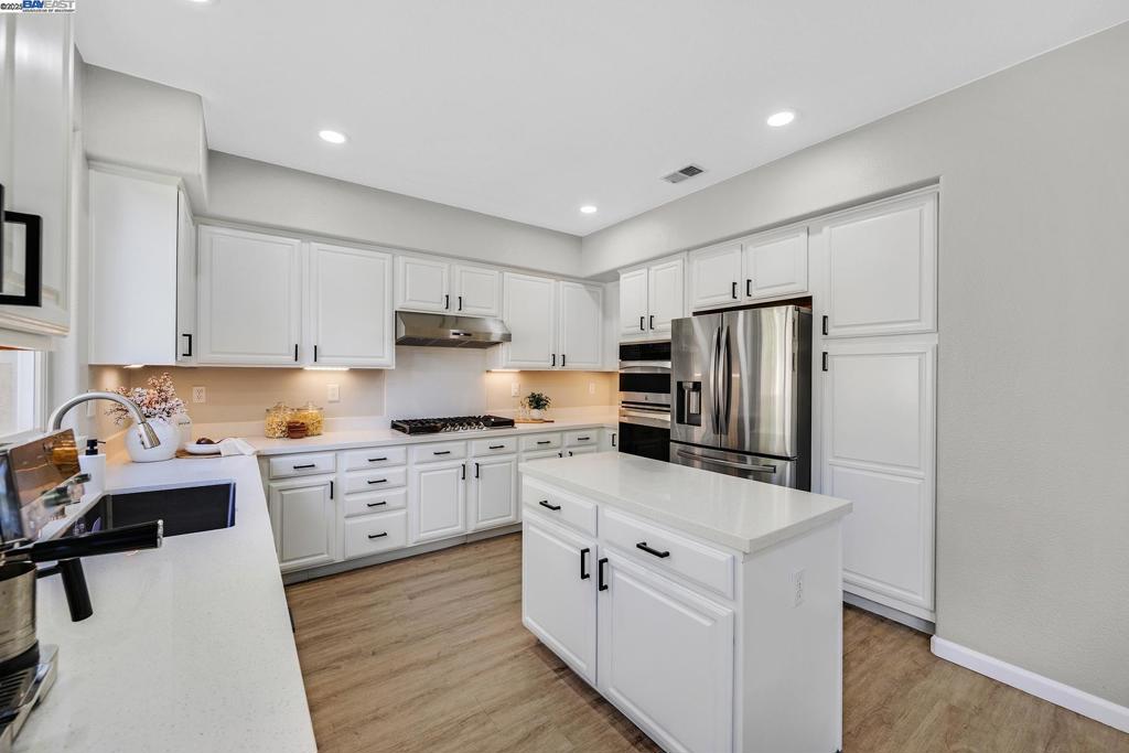 SUMMERGLEN - Residential