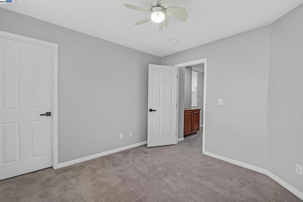 SUMMERGLEN - Residential