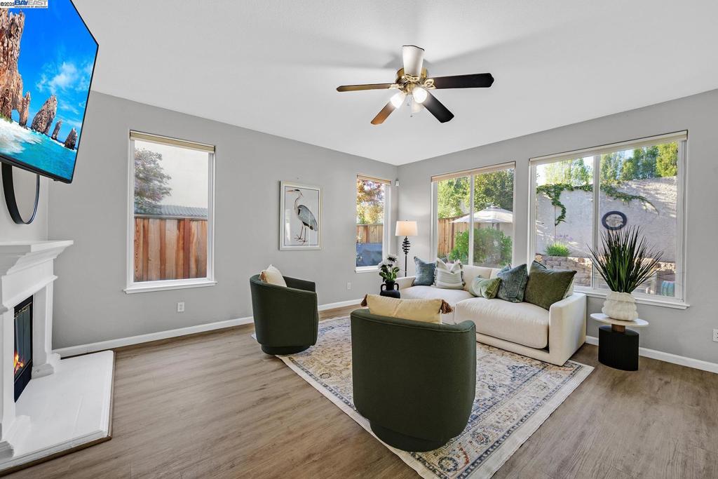 SUMMERGLEN - Residential