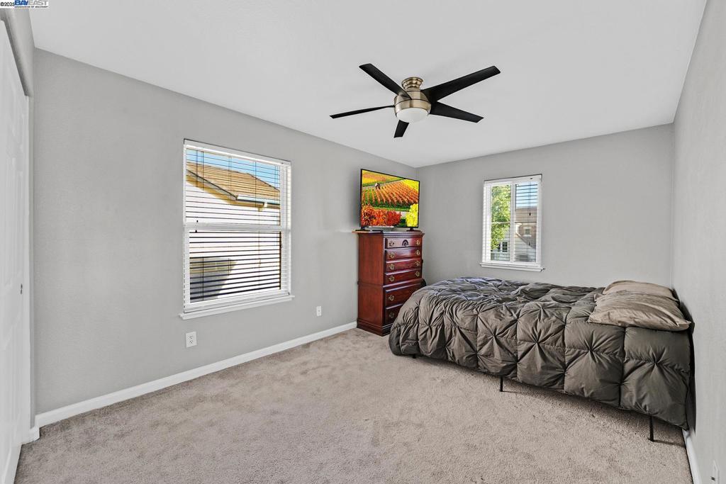 SUMMERGLEN - Residential