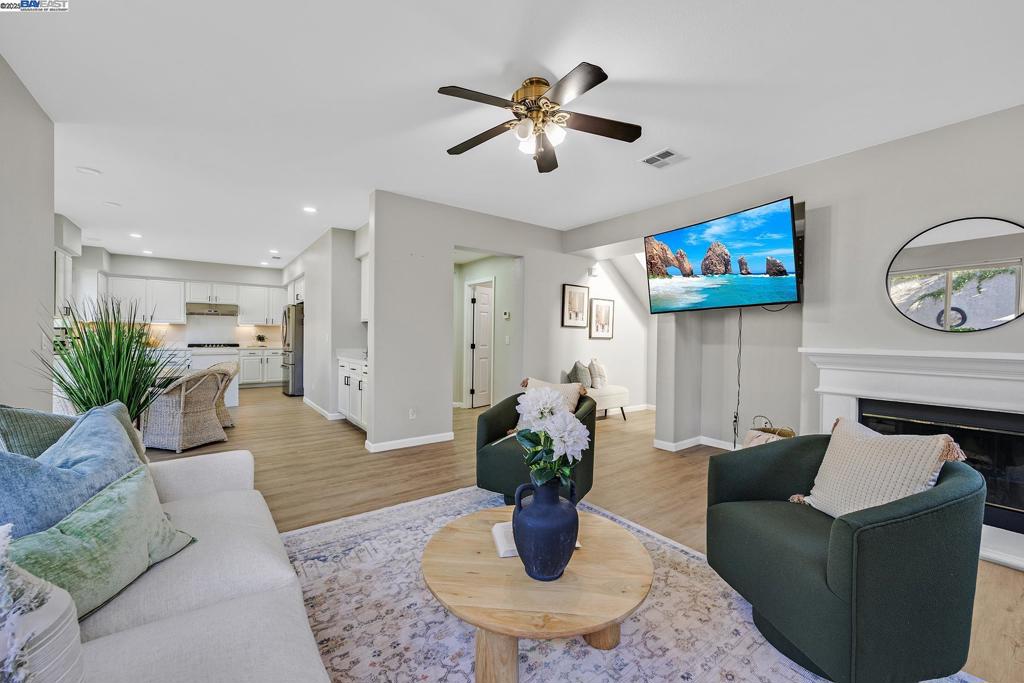 SUMMERGLEN - Residential