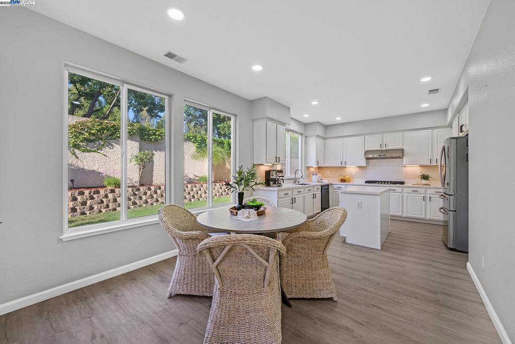 SUMMERGLEN - Residential