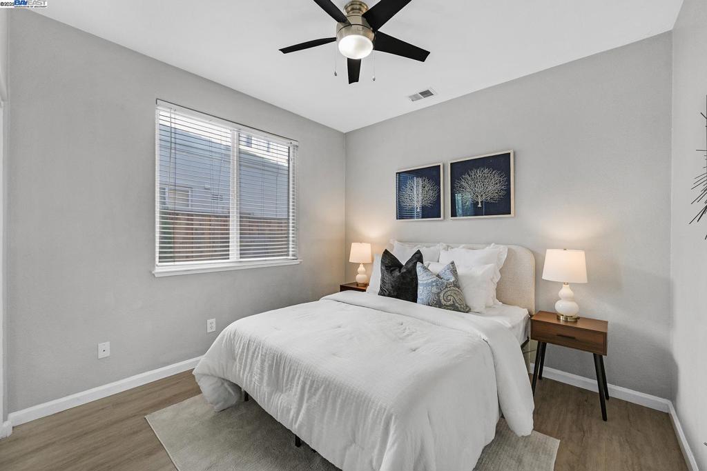 SUMMERGLEN - Residential