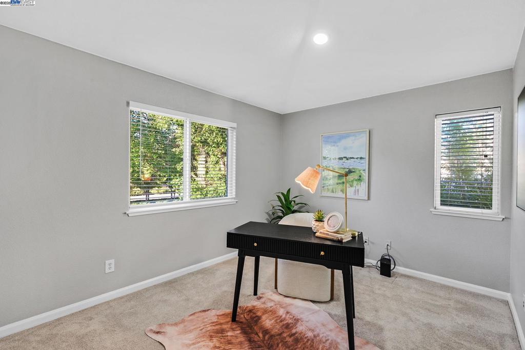 SUMMERGLEN - Residential