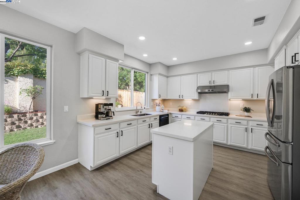 SUMMERGLEN - Residential