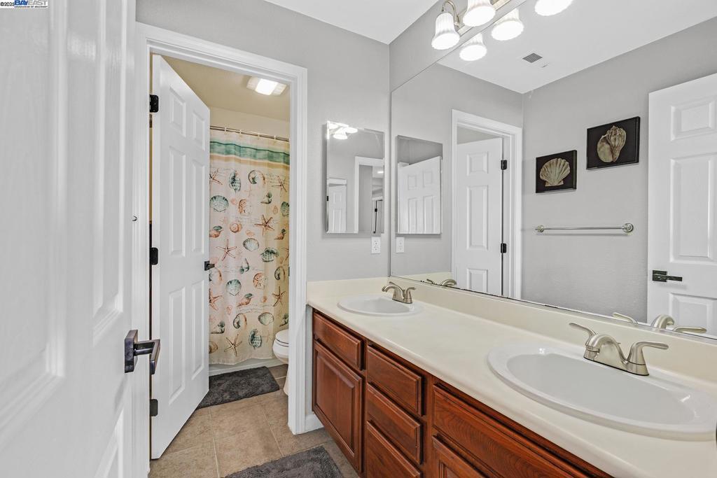 SUMMERGLEN - Residential