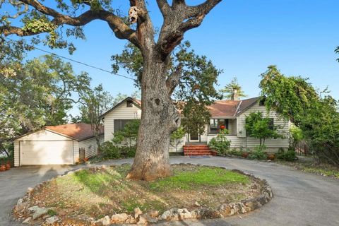 Photo of 11 S Palomar Drive, Redwood City, CA 94062 (MLS # ML82028929)