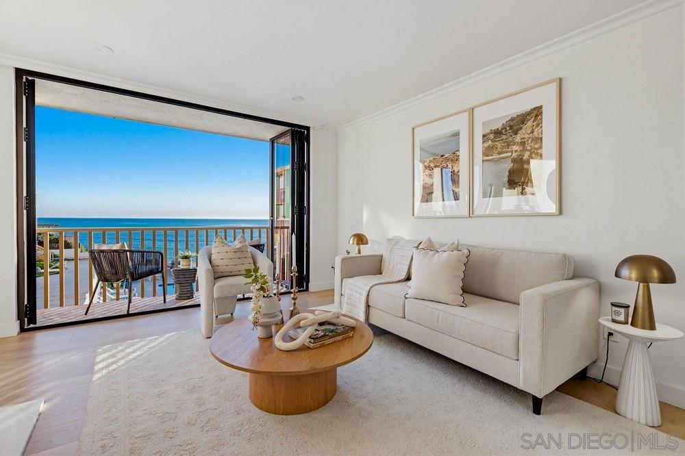 5015 Santa Cruz Ave 209