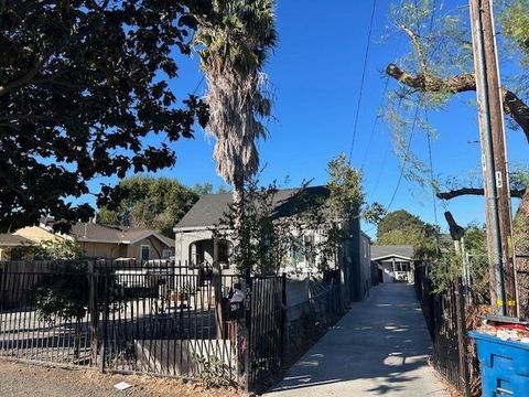 Photo of 24 Mountain View Ave, Bay Point, CA 94565 (MLS # 41120669)