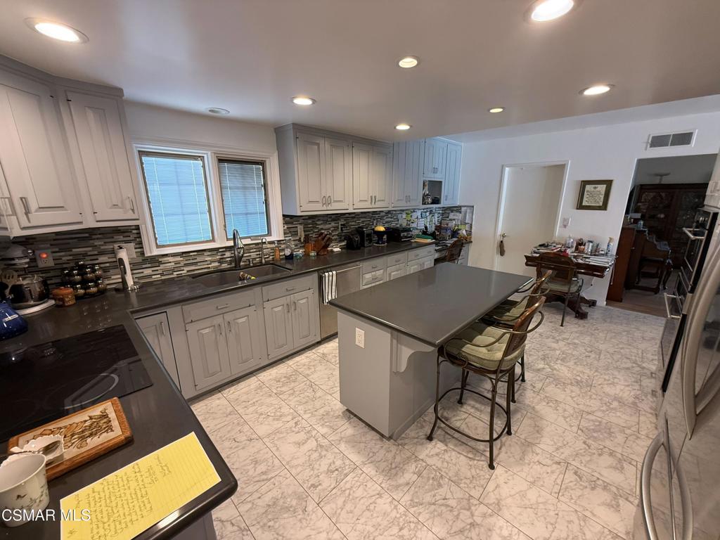 Las Posas Estates 3 - 433 - Residential