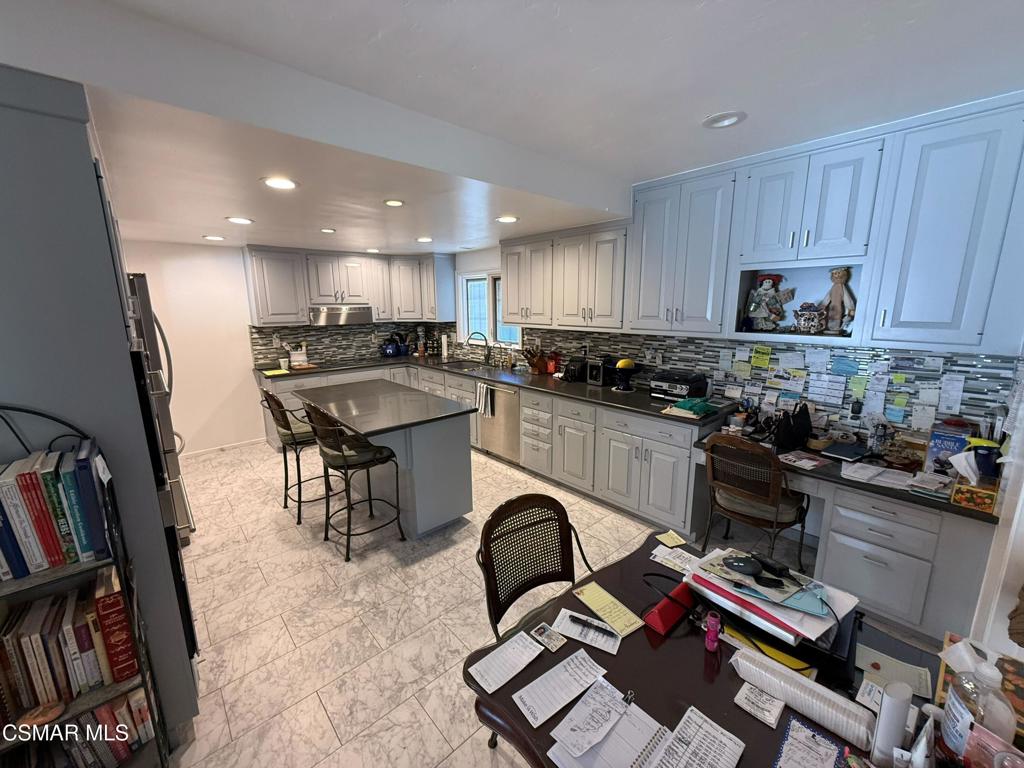 Las Posas Estates 3 - 433 - Residential