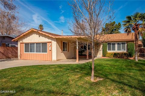 Photo of 2149 E Avenue Q1, Palmdale, CA 93550 (MLS # SR26031651)