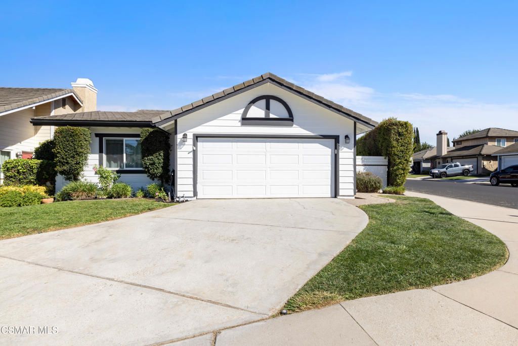 Photo of 4506 N Canyonlands Road, Moorpark, CA 93021 (MLS # 225005117)