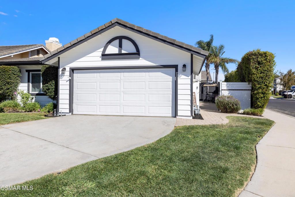 Photo of 4506 N Canyonlands Road, Moorpark, CA 93021 (MLS # 225005117)